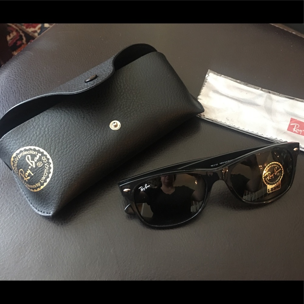Ray ban New Wayfarer NWOT Authentic